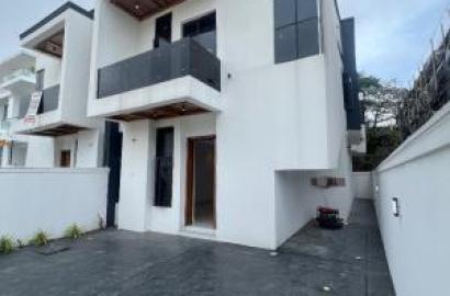 4 bedroom detached duplex for sale