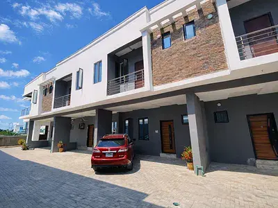 Terraced bungalow for sale  4 Bedroom Terraced House Spacious 4-Bedroom Terrace House Located in Ajah, Ajah, Lagos