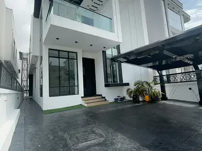 Detached duplex for sale  5 Bedroom Detached Duplex with BQ Hampton Lake Estate, Chevron, Lekki, Lagos