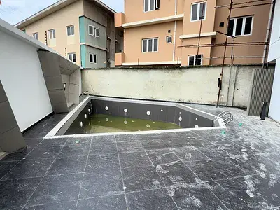 Flat / apartment for sale  3 Bedroom Maisonette with Swimming Pool, Gym Lekki Phase 1, Lekki, Lagos