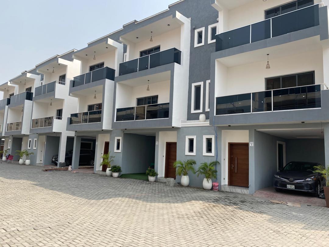 4 Bedroom terrace with bq in a call to access mini estate  Location :  Ikate lekki , Lagos  Price : 270m