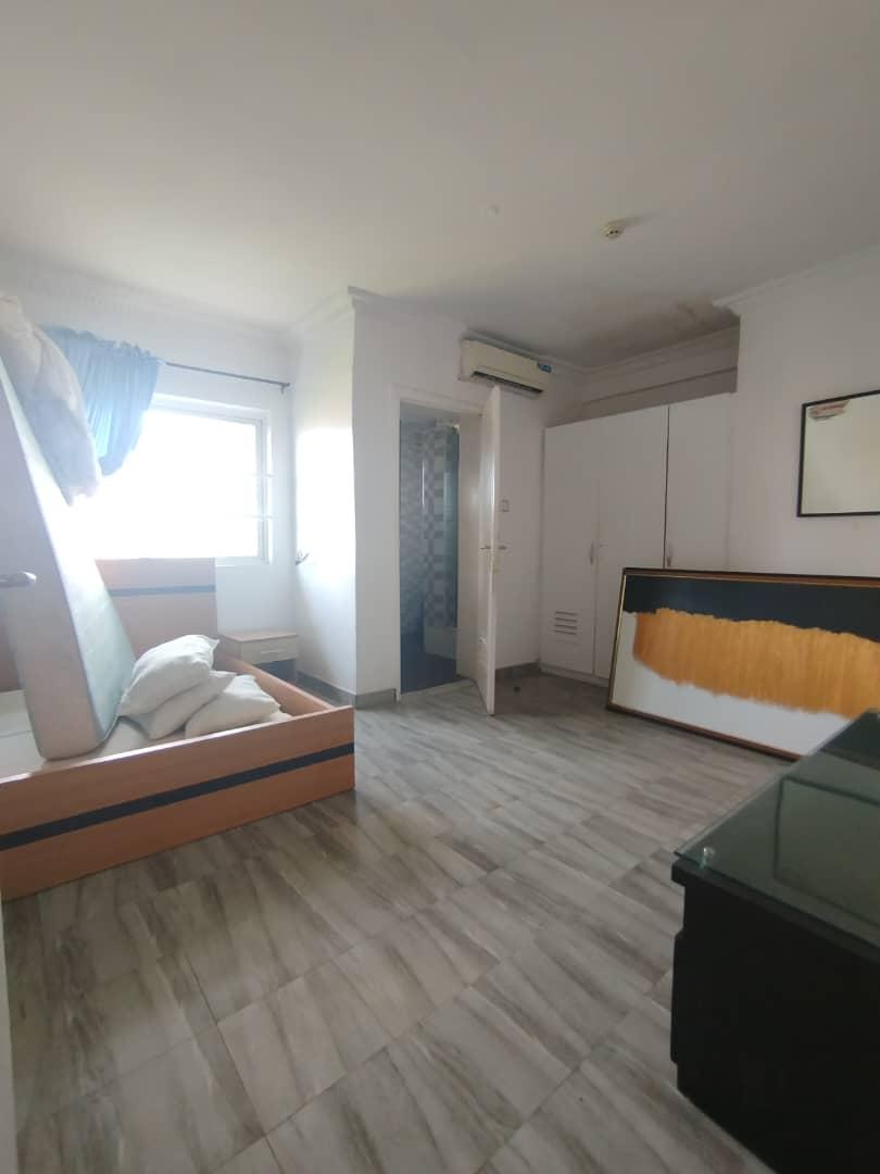TO LET  Fully serviced 4 - Bedroom Penthouse Apartment (7th Floor)