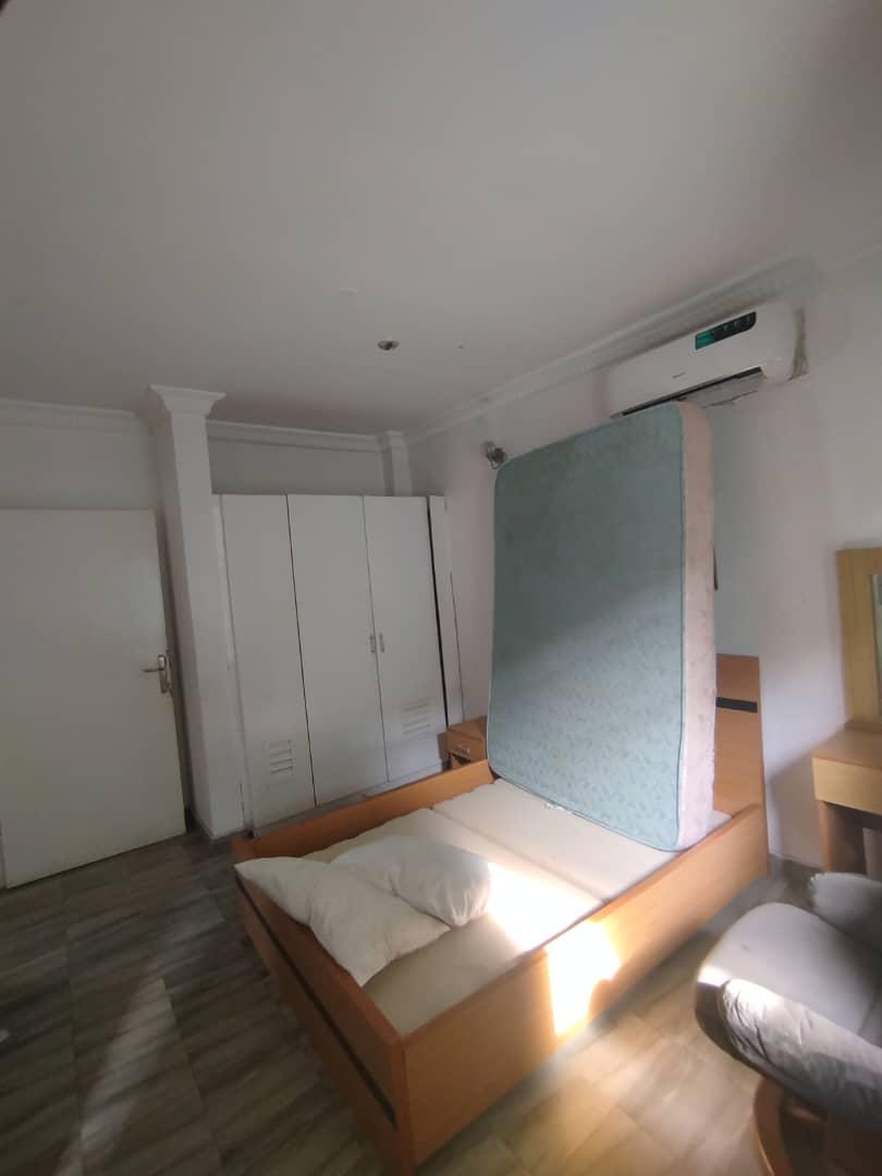 TO LET  Fully serviced 4 - Bedroom Penthouse Apartment (7th Floor)
