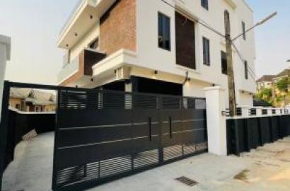 4 bedroom detached duplex for sale
