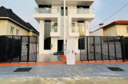 5 bedroom semi-detached duplex for sale