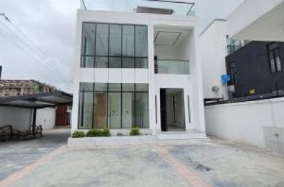 Luxury And Yet spacious 5 Bedroom Fully Detached Duplex With Bq & Pool
