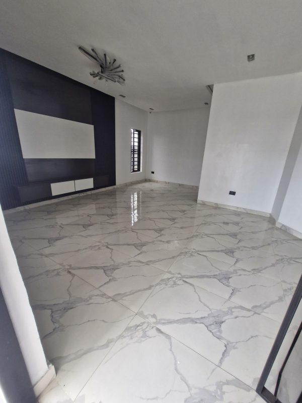SPACIOUS 3 BED TERRACE WITH BQ Ikota Lekki  ₦170,000,000