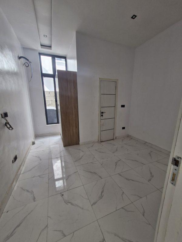 5 BED FULLY DETACH DUPLEX  Off addo road, Ajah   ₦200,000,000