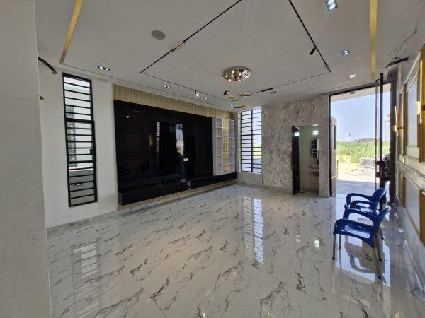5 BED DETACHED WITH POOL Chevron Lekki  ₦400,000,000