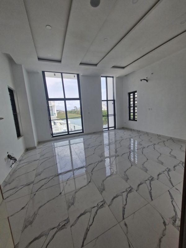 4 FULLY DETACHED DUPLEX WITH POOL   Orchid road, lekki  ₦250,000,000