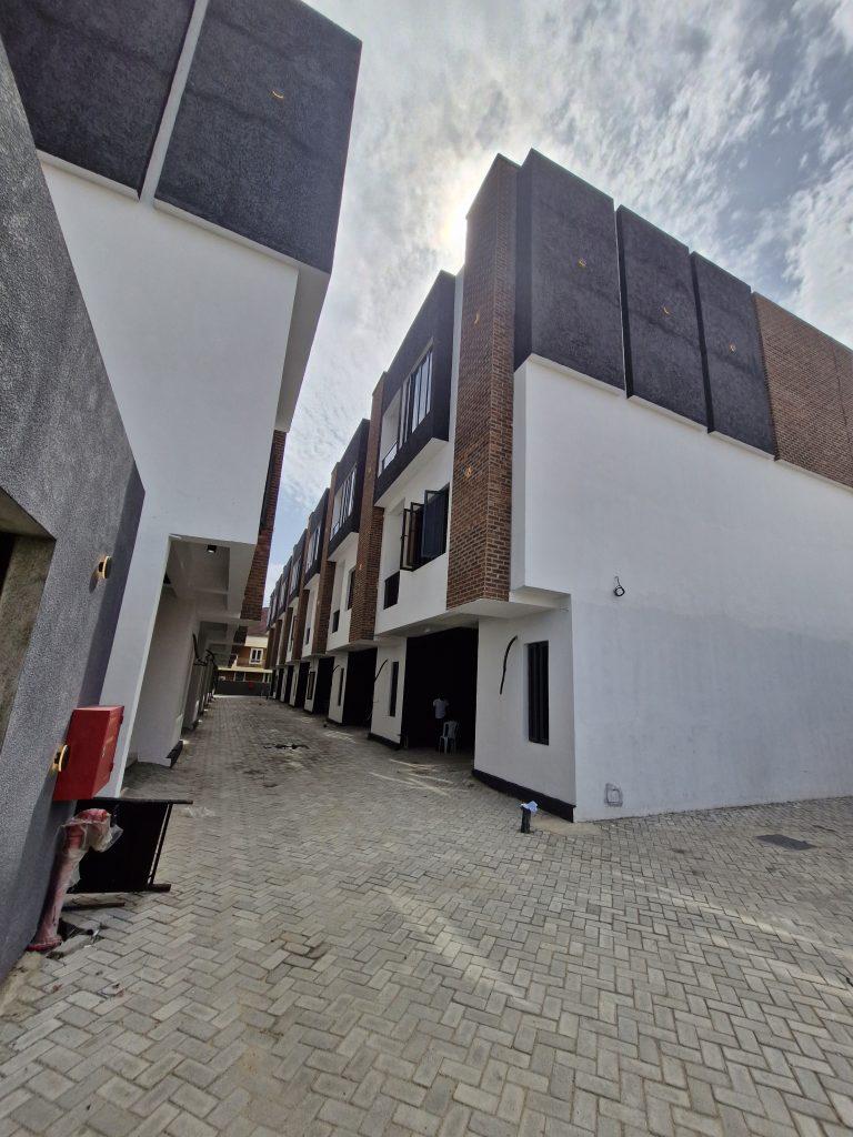 For Sale   4 BEDROOM TERRACE DUPLEX & BQ  Ologolo, Lekki   ₦180,000,000  DESCRIPTION  4 bed terrace duplex  bq  all rooms ensuite