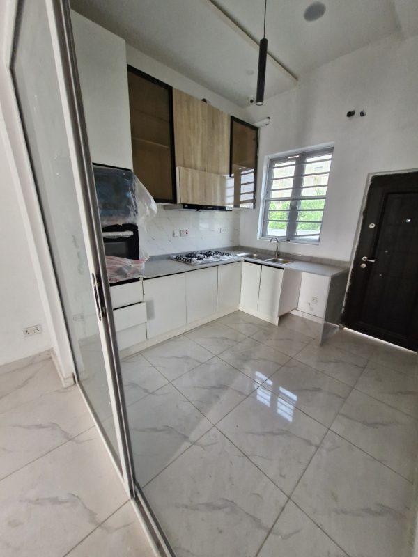 3 BED TERRACE DUPLEX   ORCHID ROAD  Lekki.  ₦90m net