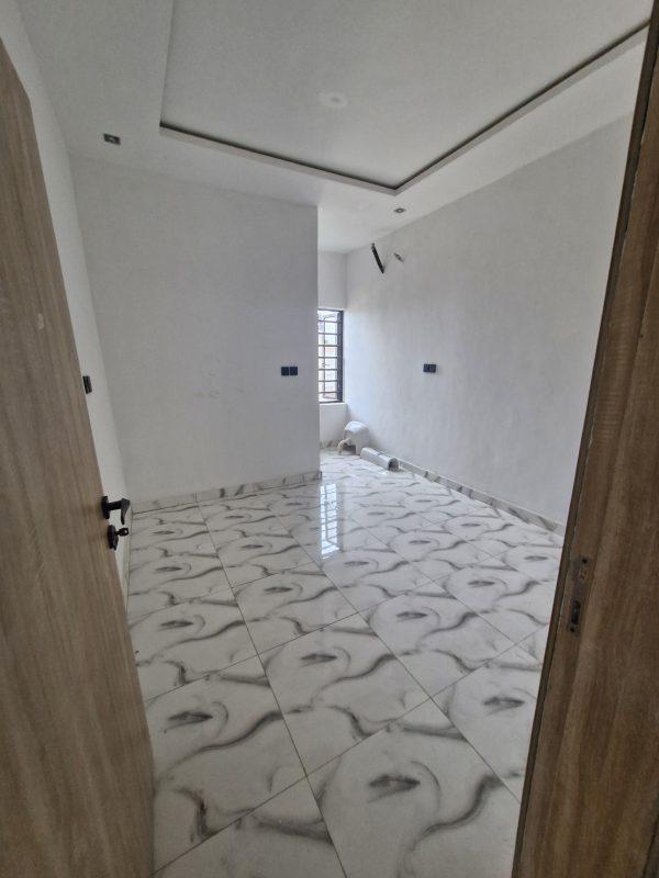 SPACIOUS 3 BED TERRACE WITH BQ Ikota Lekki  ₦170,000,000