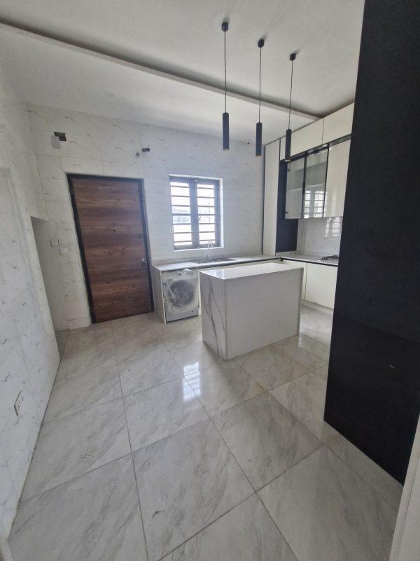 4 FULLY DETACHED DUPLEX WITH POOL   Orchid road, lekki  ₦250,000,000