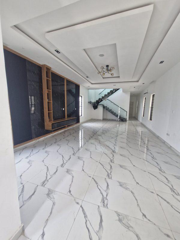 4 FULLY DETACHED DUPLEX WITH POOL   Orchid road, lekki  ₦250,000,000