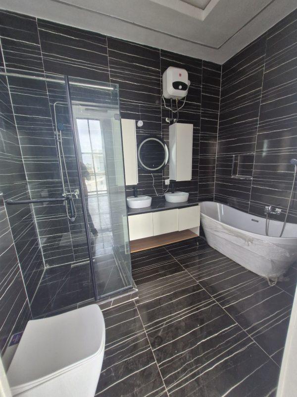 4 FULLY DETACHED DUPLEX WITH POOL   Orchid road, lekki  ₦250,000,000