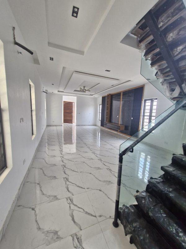 4 FULLY DETACHED DUPLEX WITH POOL   Orchid road, lekki  ₦250,000,000