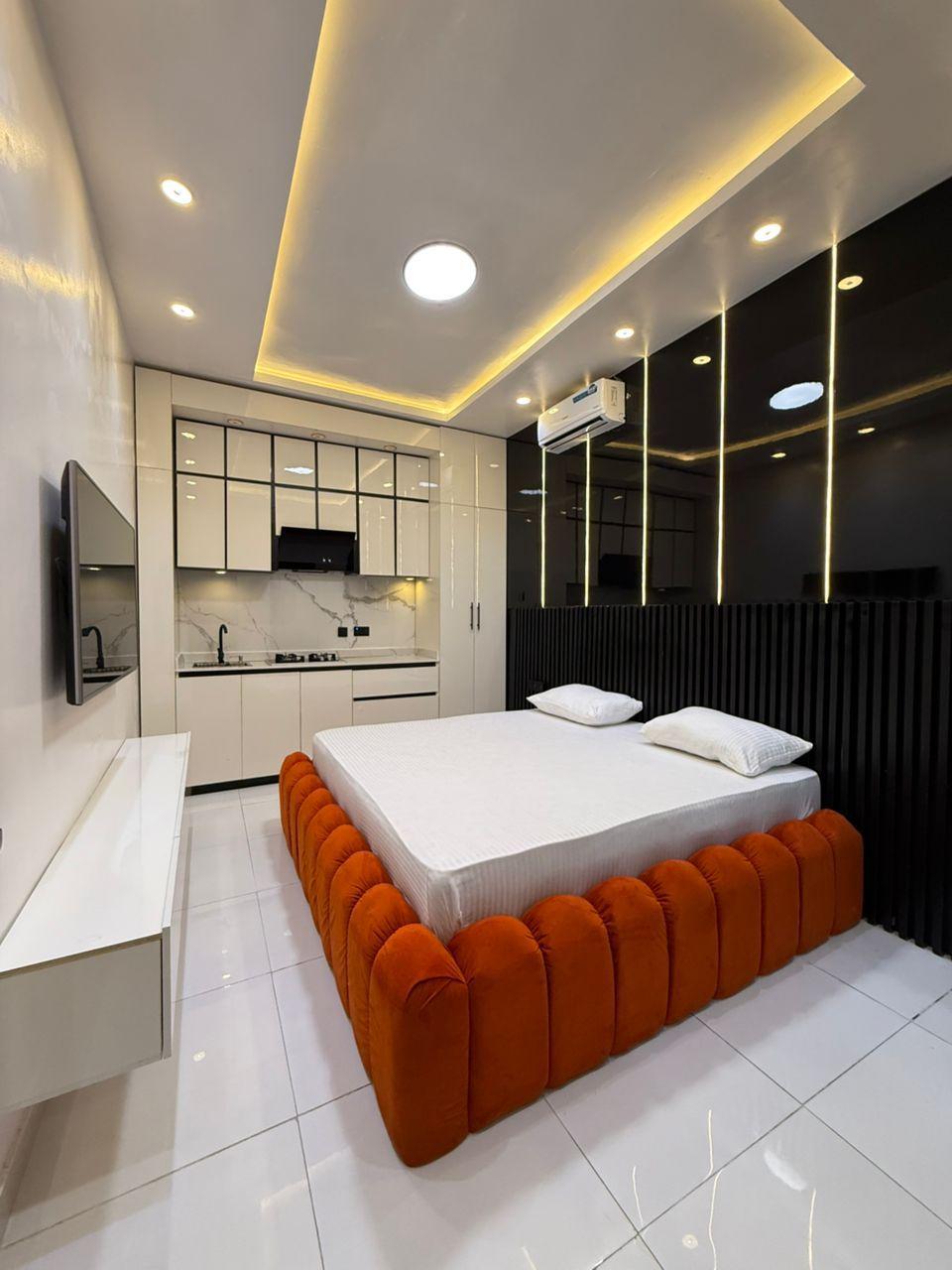 Chick studio apartment, beautifully furnished (Celine) is available