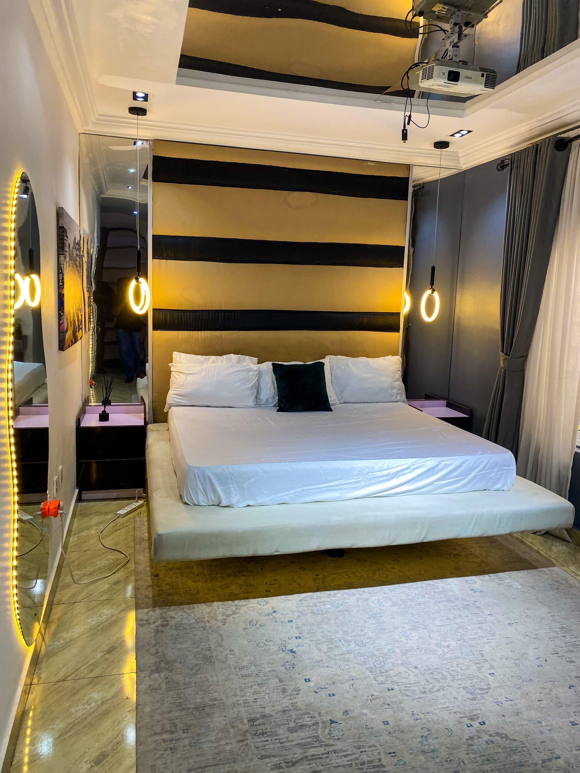 1 bedroom apartment (Suitable for photo shoot & Content shoot) Location: Greater Heights, Brownstone Estate, Ikate Lekki