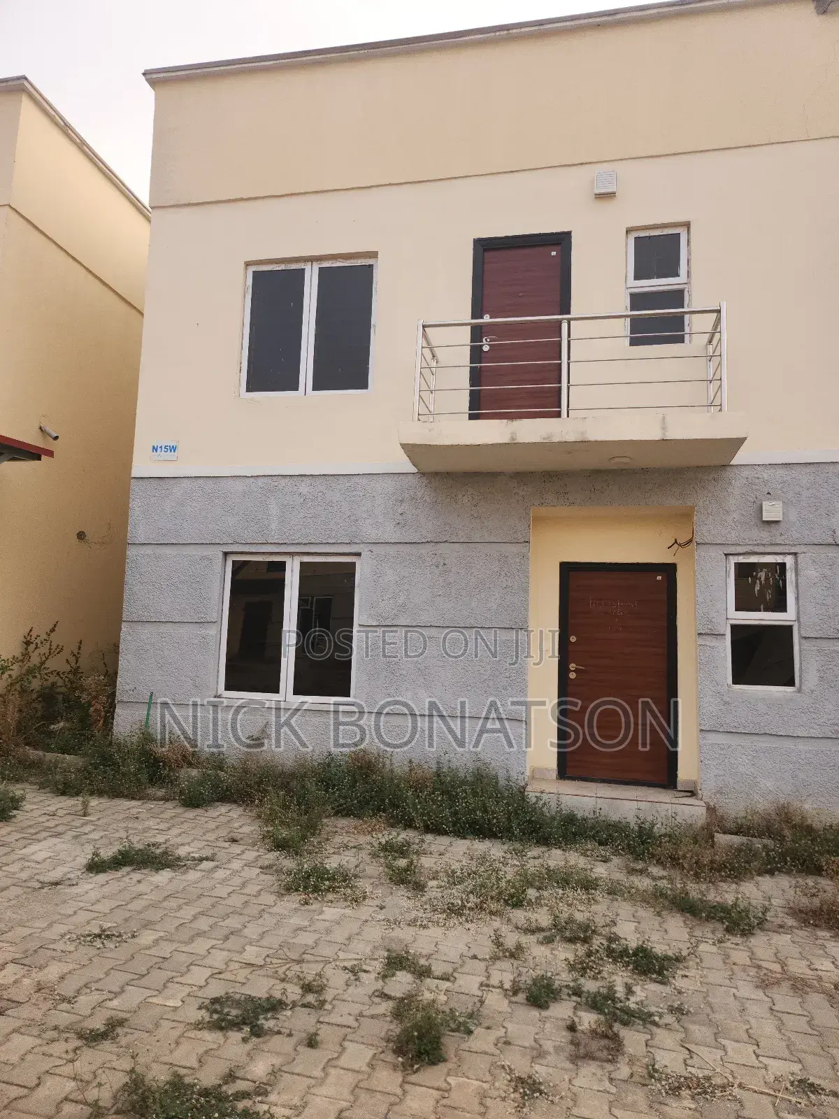 4bdrm Duplex in Brains And Hammers for rent