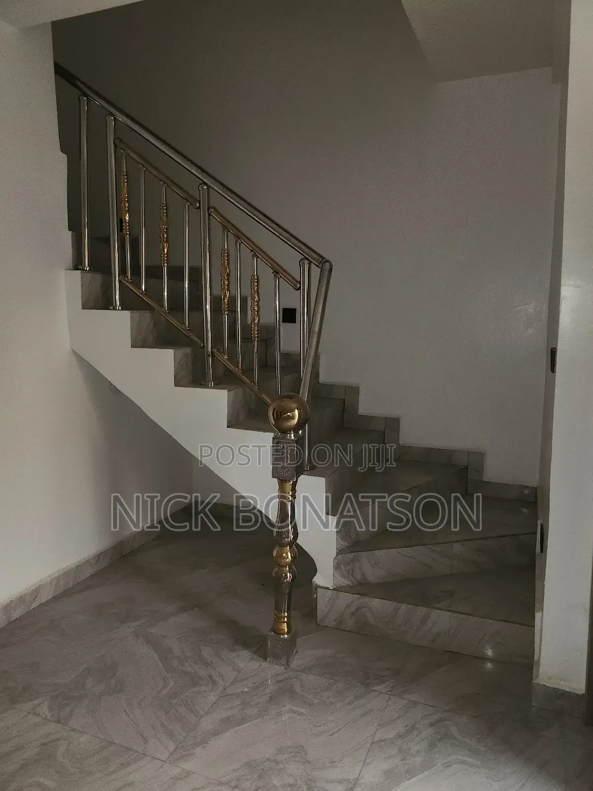 4bdrm Duplex in Brains And Hammers for rent