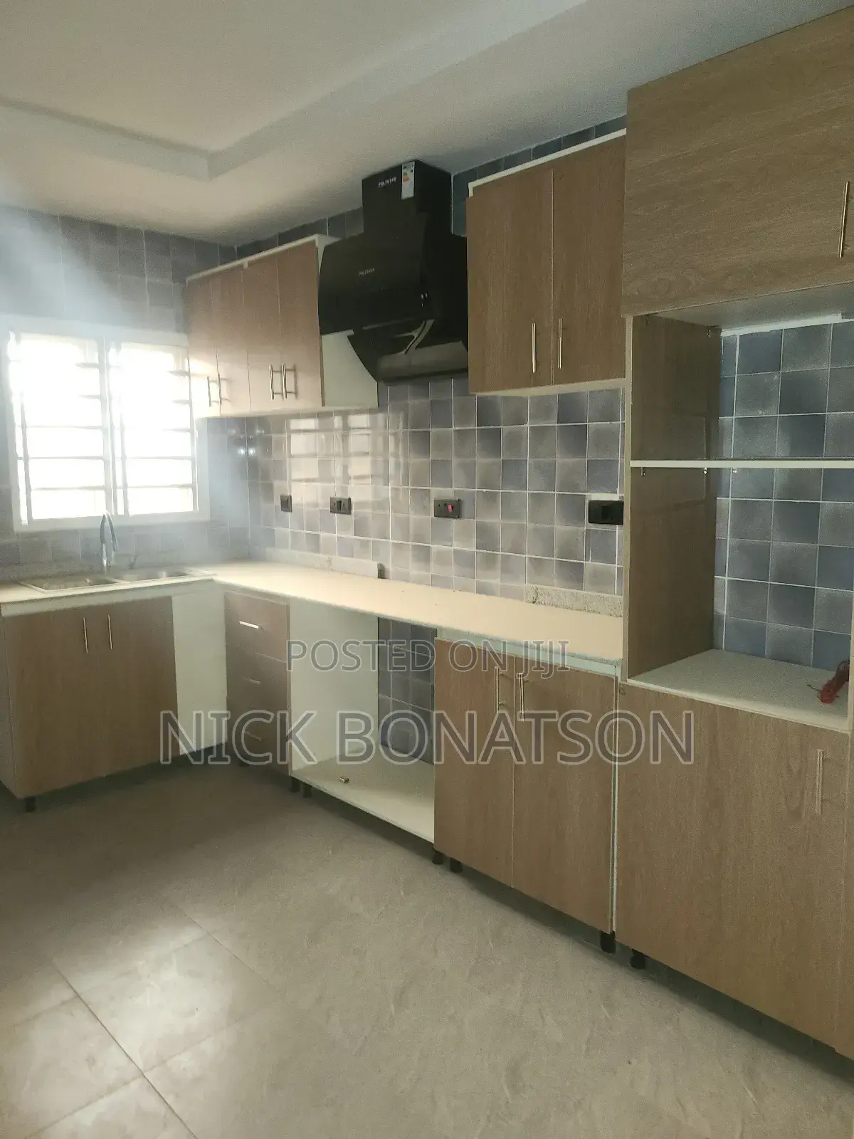4bdrm Duplex in Brains And Hammers for rent