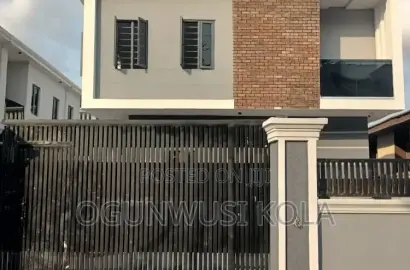 4bdrm Duplex in Opebi Ikeja for sale