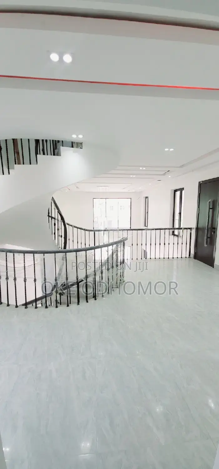 5bdrm Duplex in Atlantic View, Lekki for sale