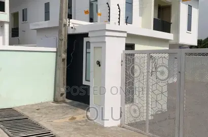 3bdrm Block of Flats in Omole Estate Ph1, Ikeja for sale