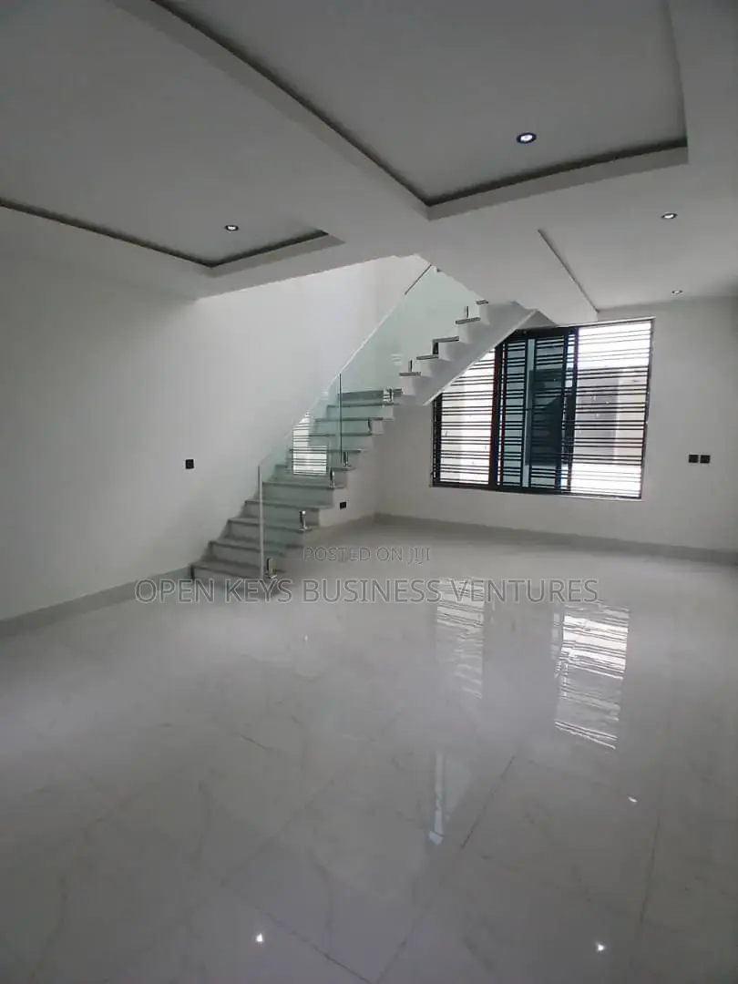 4bdrm Duplex in Keffi, Awolowo Road for sale