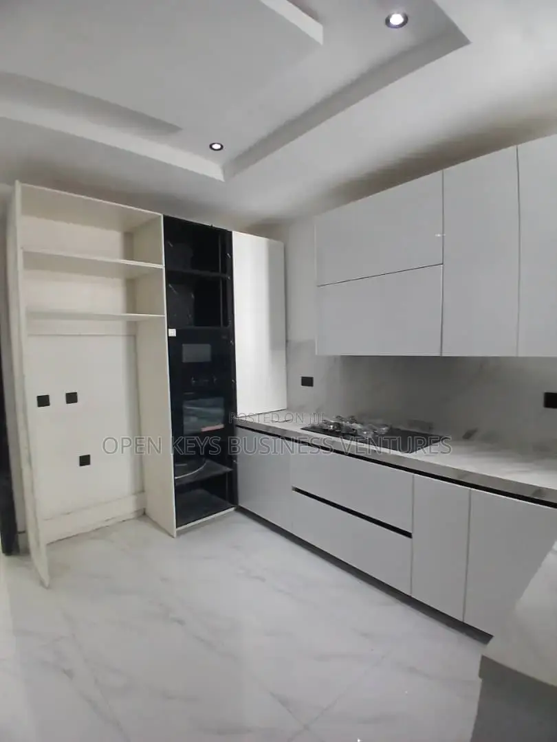 4bdrm Duplex in Keffi, Awolowo Road for sale