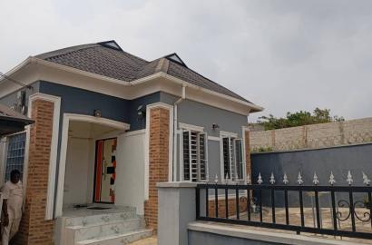 property for sale executive 3 bedroom bungalow with b.q attached 4 unit of room and parlor self contain