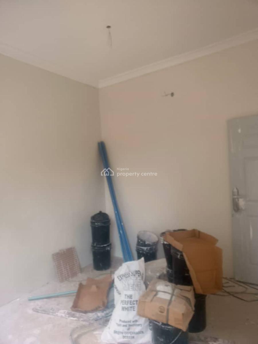 Self contain (single rooms) for rent