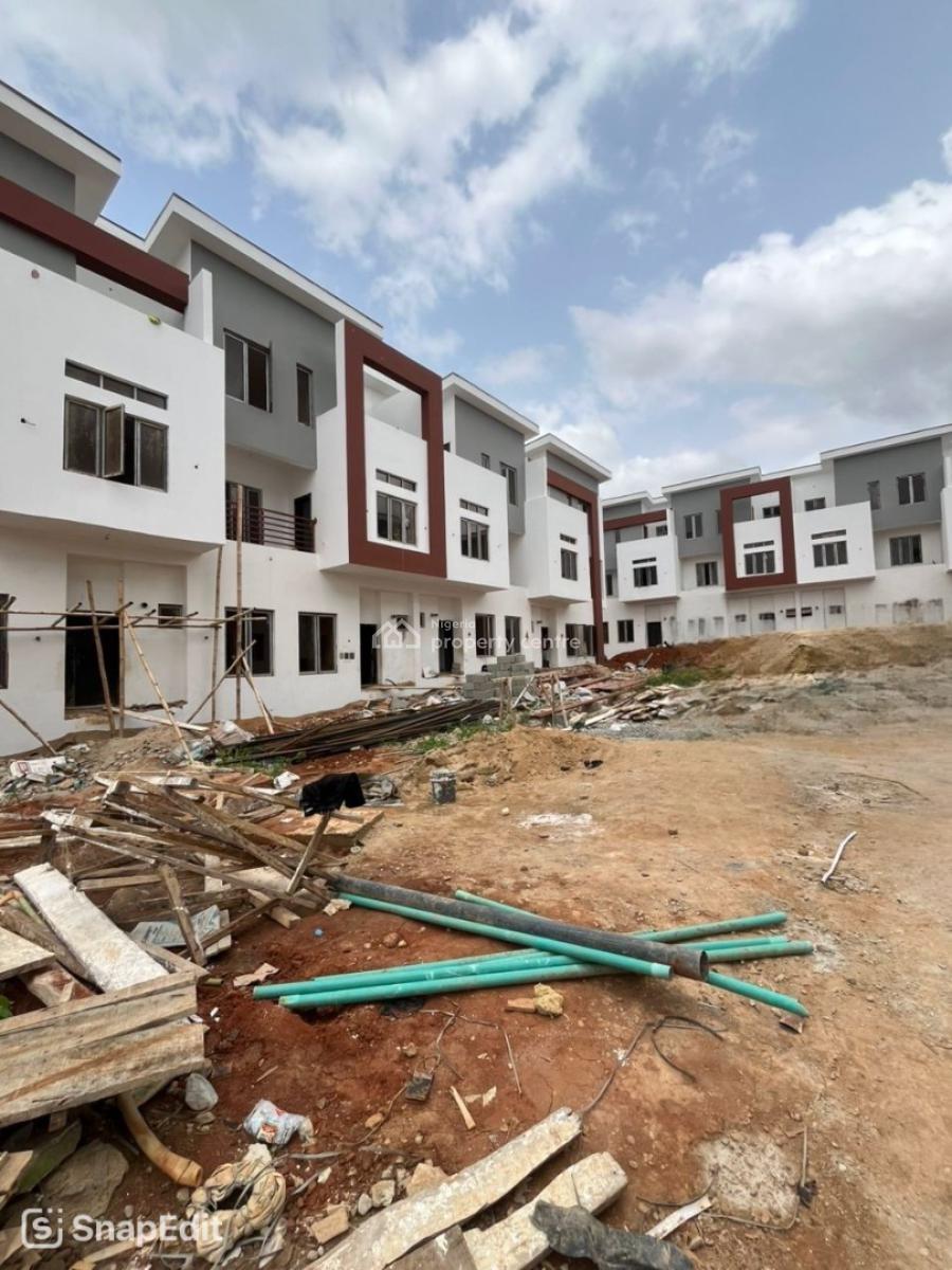 4 bedroom terraced duplex for sale