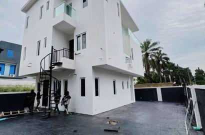 LUXURY Newly Built Luxury 5 Bedrooms Fully Detached Duplex With BQ. In a serene & secured estate Adeniyi Jones Ikeja Lagos State