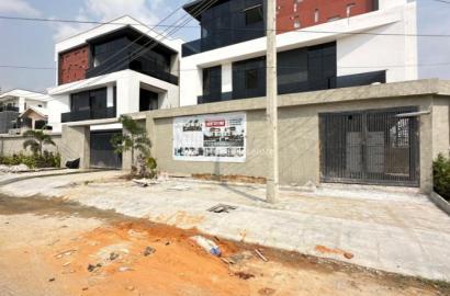 4 bedroom terraced duplex for sale