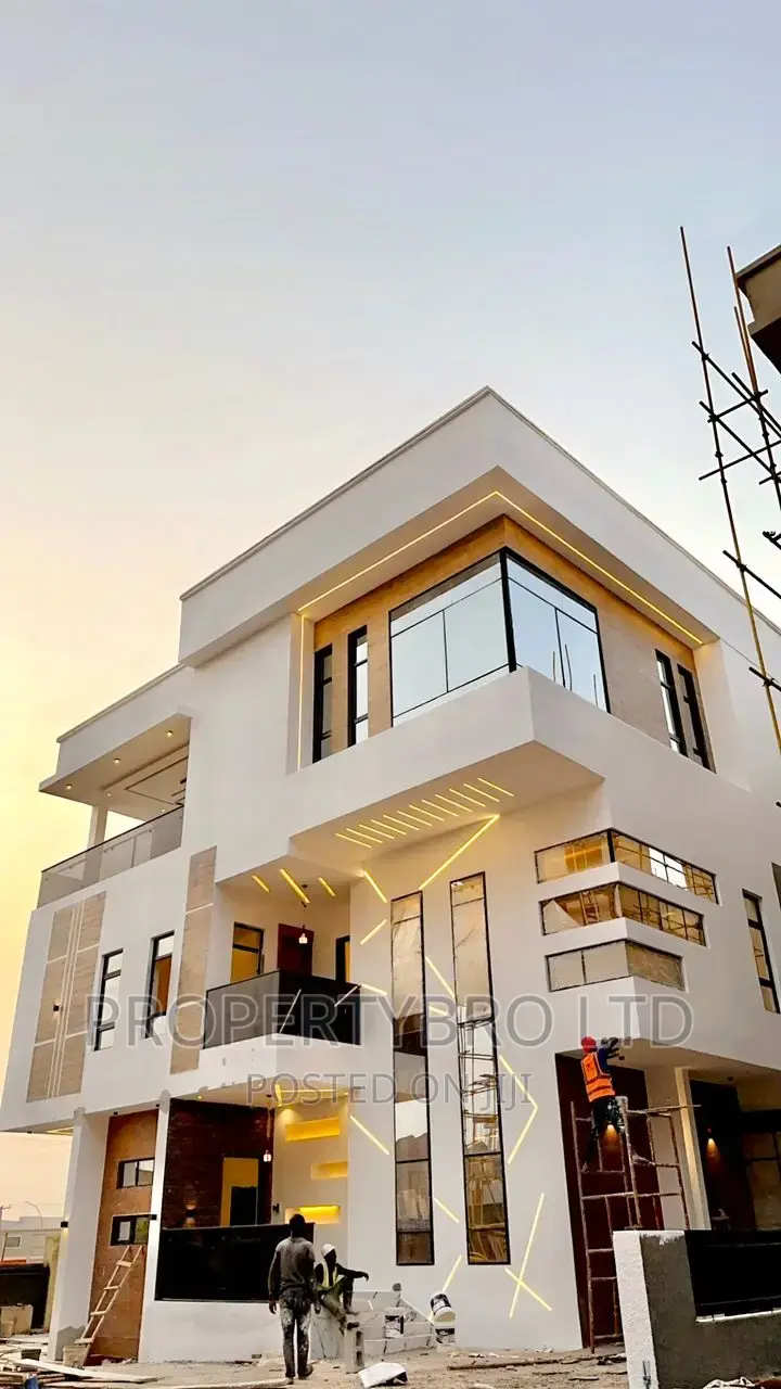 6bdrm Duplex in Asokoro for sale
