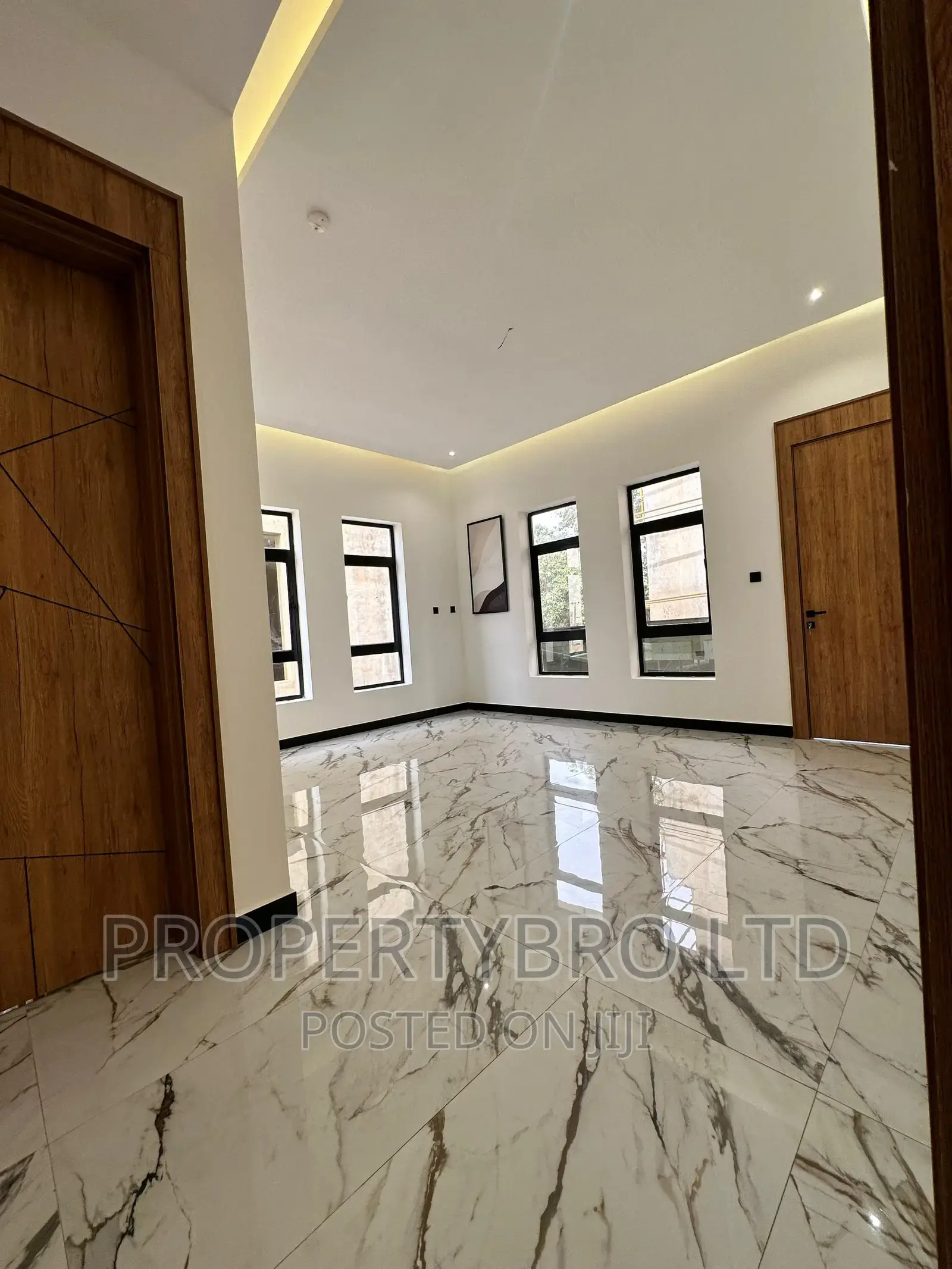 6bdrm Duplex in Asokoro for sale