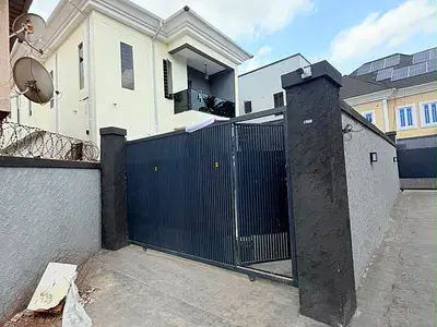 Exquisitely Built 5 Bedroom Fully Detached