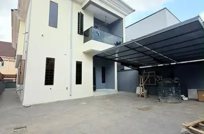 Exquisitely Built 5 Bedroom Fully Detached