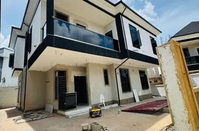 Beautifully Designed 5 Bedroom Detached Duplex