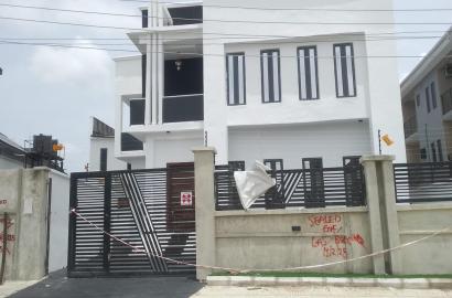 FOR SALE !! Newly Built 4 Bedroom fully detached duplex with Bq inside a call in Estate Sangotedo (Ocean Palm Estate)