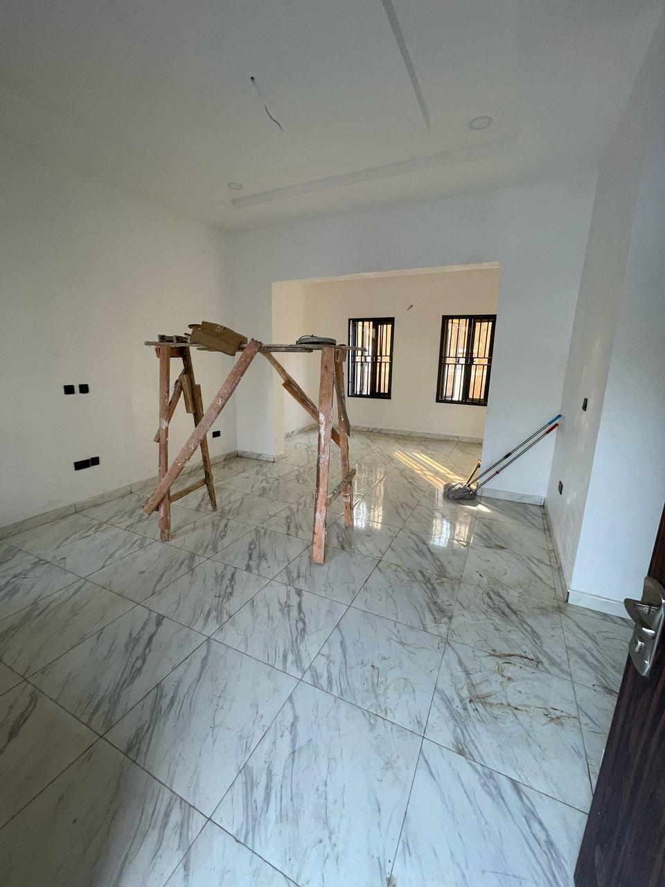 TO LET NEWLY BUILT 2 BEDROOM ALONE IN COMPOUND BUNGALOW IN AN ESTATE (LOKOGOMA AROUND SUNNYVALE).