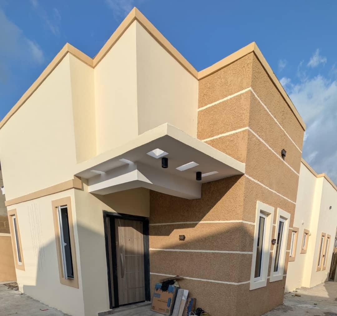 Newly Built 3 Bedroom Detached Bungalow plus a room Bq with Solar inverter in a lovely environment