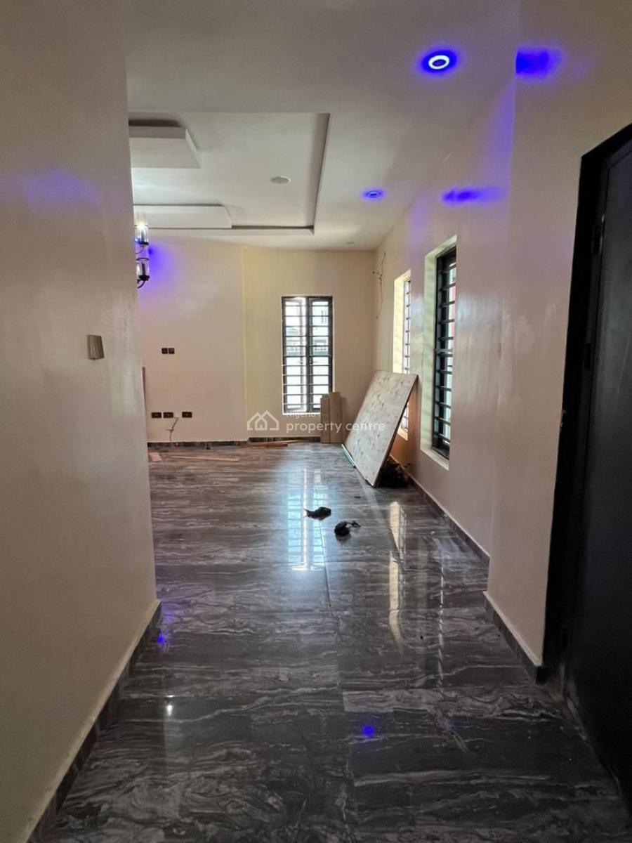 1 bedroom mini flat (room and parlour) for rent