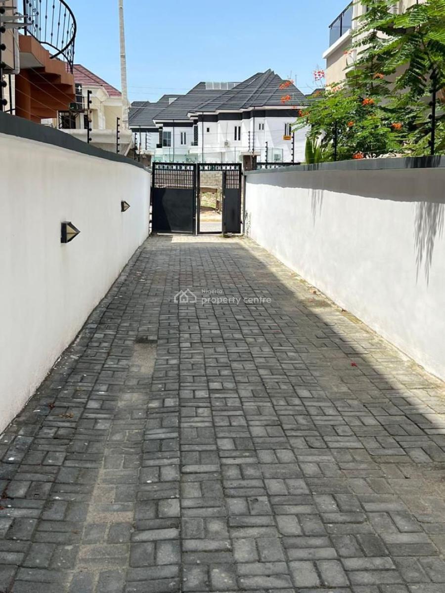 1 bedroom mini flat (room and parlour) for rent