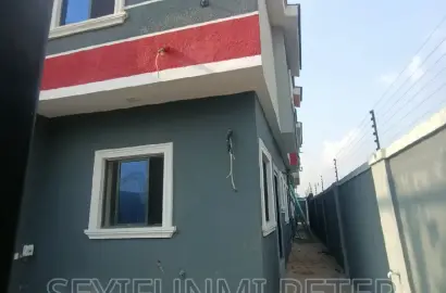Furnished 1bdrm Townhouse/Terrace in Wilmer Close. Magodo.