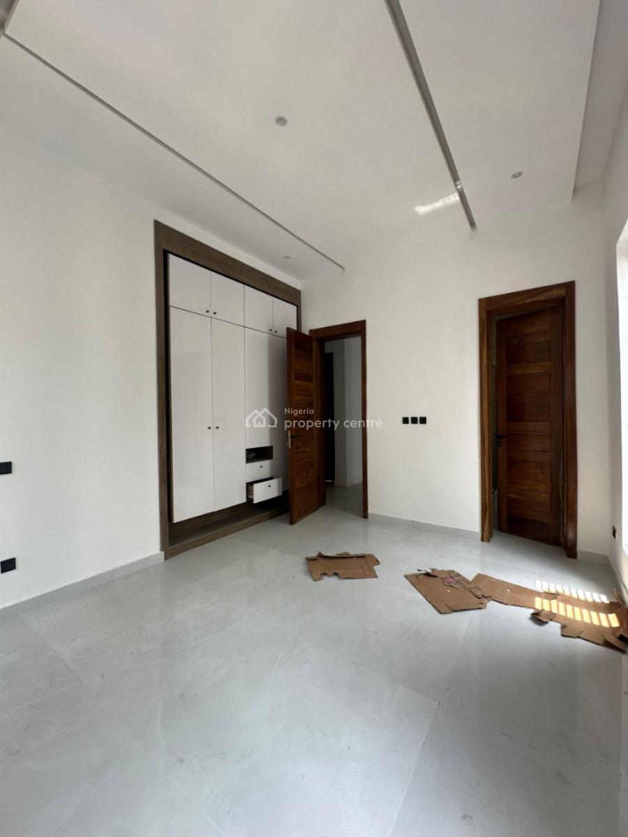 5 Bedroom Fully Detached Duplex In Secured Estate
