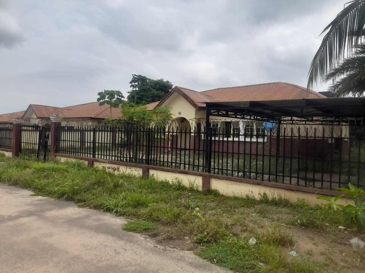 3 bedroom with boys quarter for sale in Navy Estate karshi Abuja.