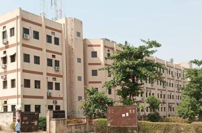LARGEST PLAZA WITH 400 OFFICES IN CENTRAL AREA ABUJA NIGERIA FOR OUTRIGHT SALE